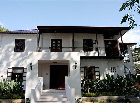 Basaga Holiday Residences Kuching Buitenkant foto