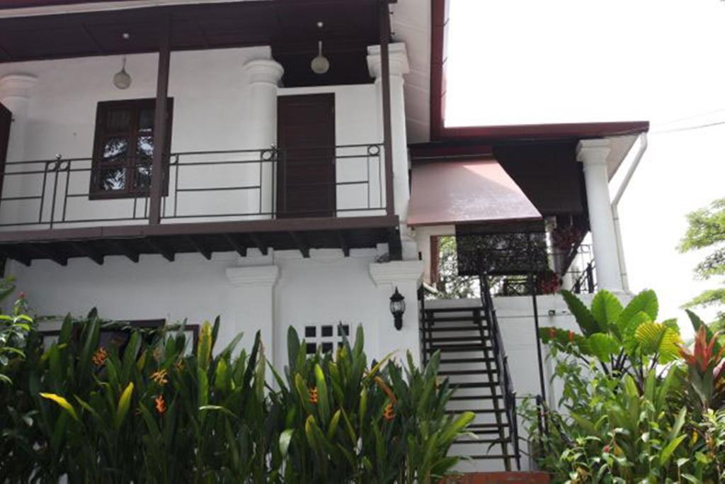 Basaga Holiday Residences Kuching Buitenkant foto
